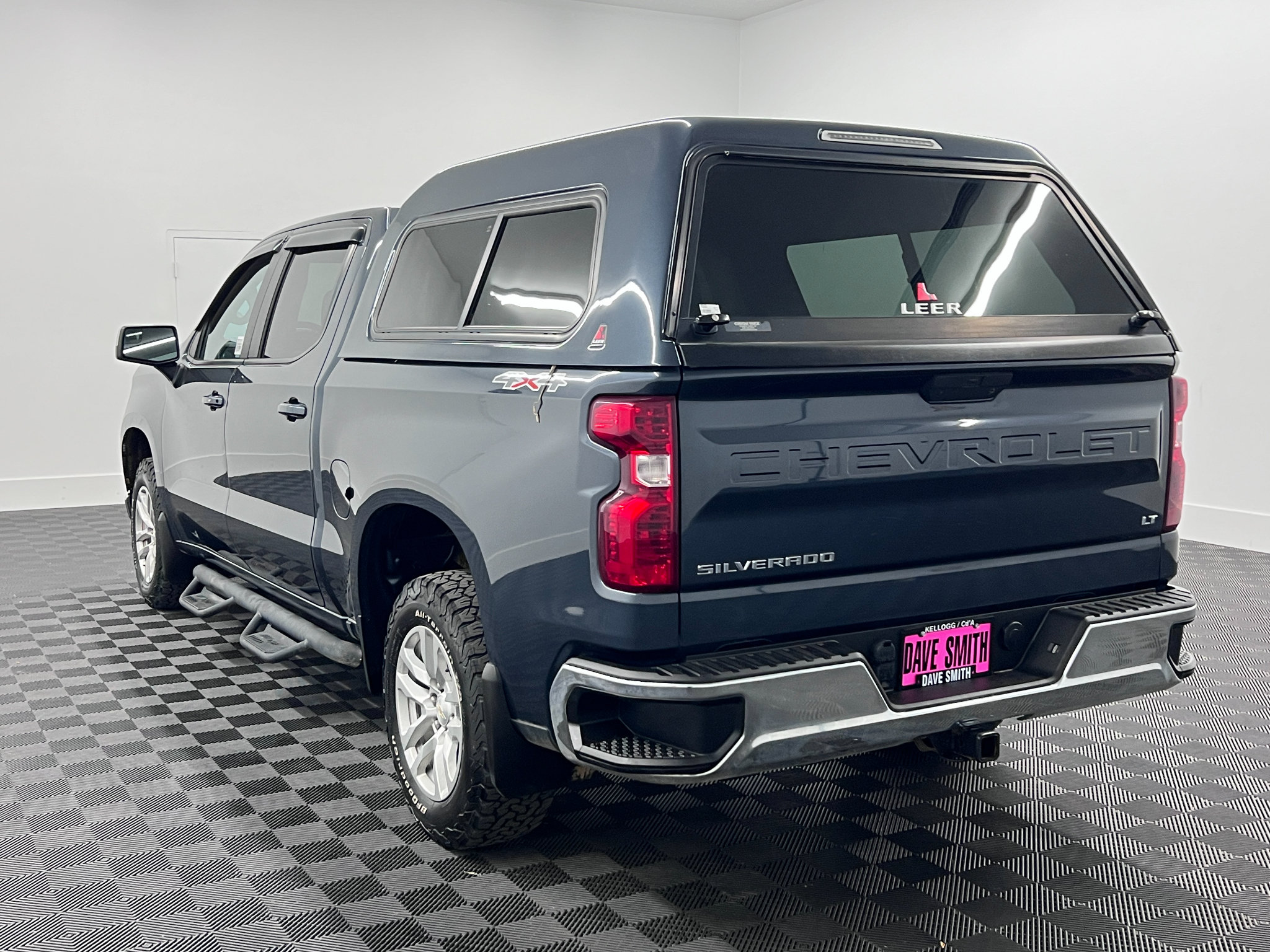 Used 2021 Chevrolet Silverado 1500 LT AWD/4WD image 3