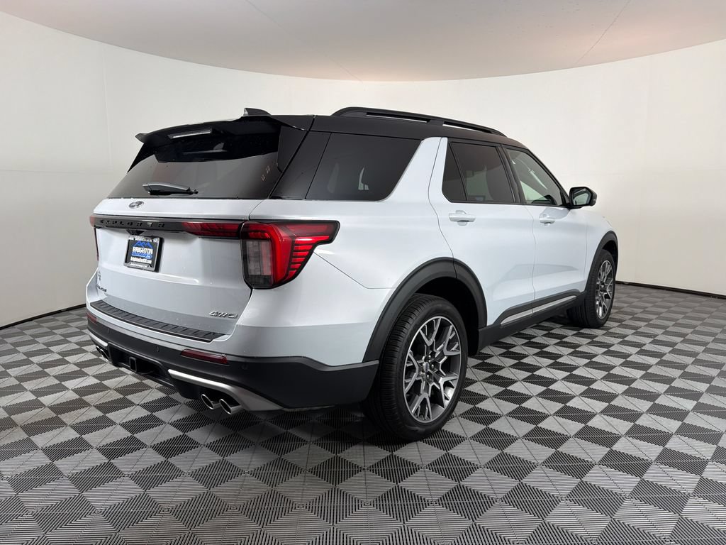 Used 2025 Ford Explorer Platinum w/ Ultimate Package AWD/4WD image 3