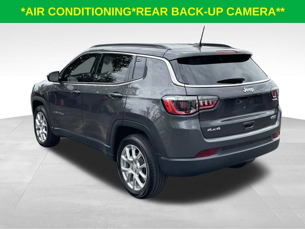 Used 2024 Jeep Compass Latitude AWD/4WD image 10