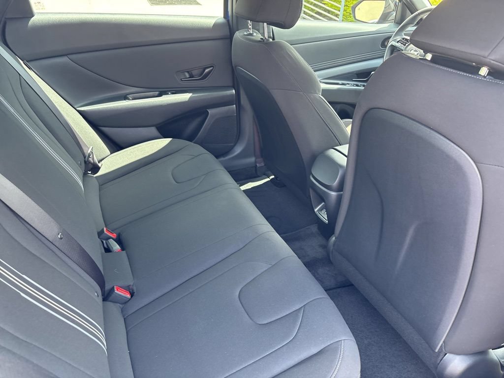Certified 2025 Hyundai Elantra Sport FWD image 14