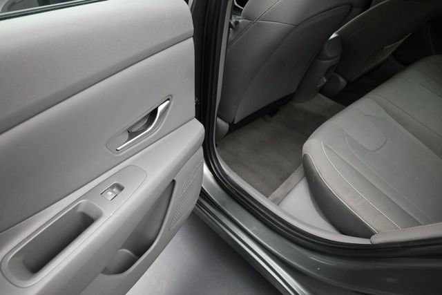 Used 2025 Hyundai Elantra SEL FWD image 16