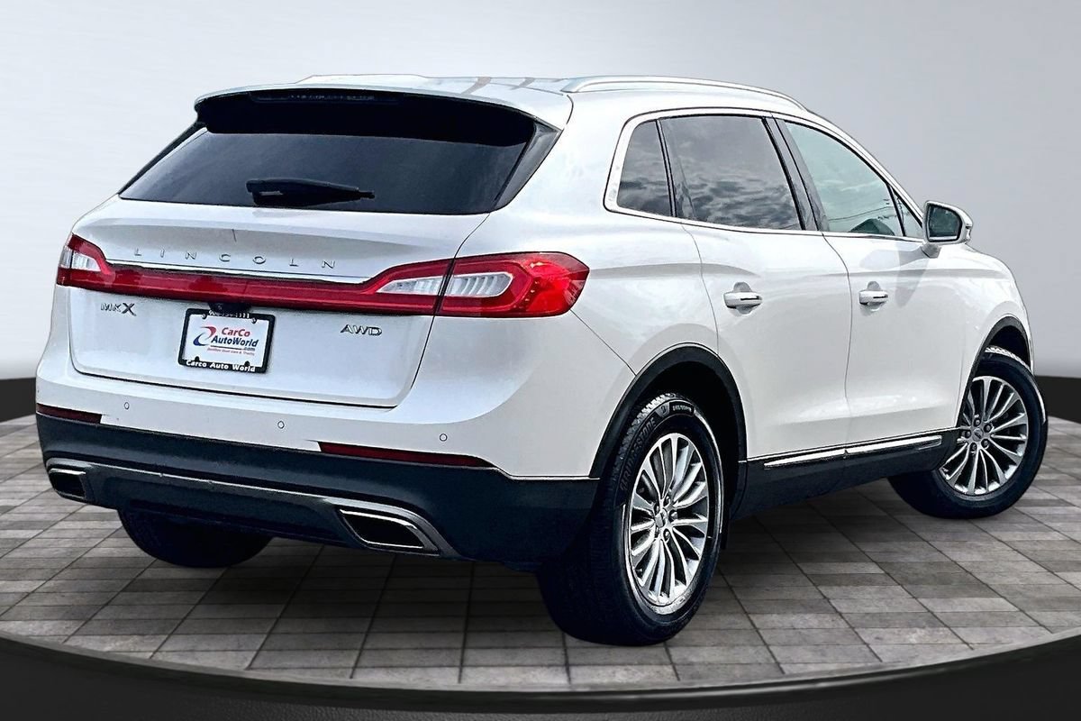 Used 2016 Lincoln MKX Select w/ Select Plus Package AWD/4WD image 5