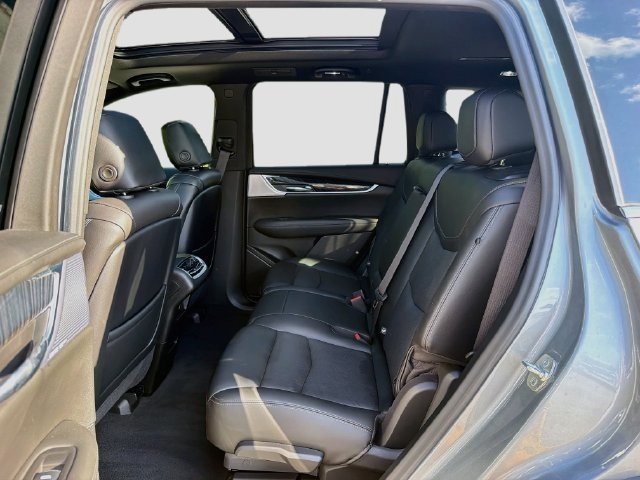Used 2024 Cadillac XT6 Premium Luxury FWD image 26