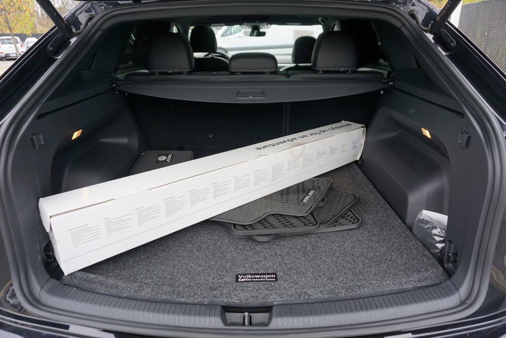 Used 2023 Volkswagen Atlas Cross Sport SEL R-Line image 18