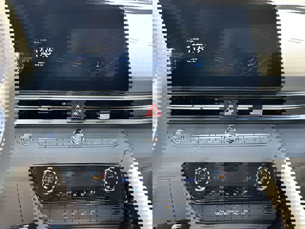 New 2025 Hyundai Elantra SEL image 27