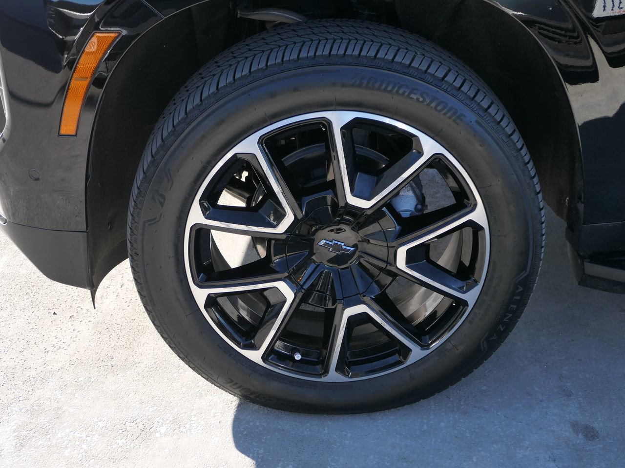 Used 2025 Chevrolet Suburban RST w/ Sun And Tow Package image 10