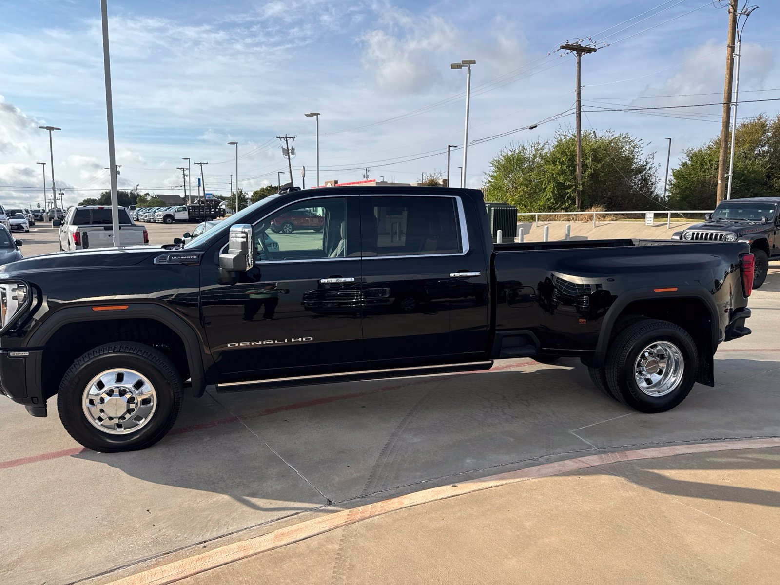 Used 2026 GMC Sierra 3500 Denali Ultimate AWD/4WD image 7