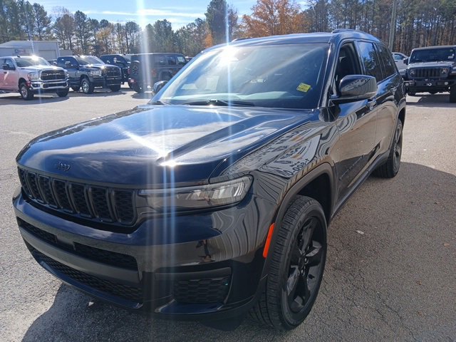 Used 2023 Jeep Grand Cherokee L Laredo image 7
