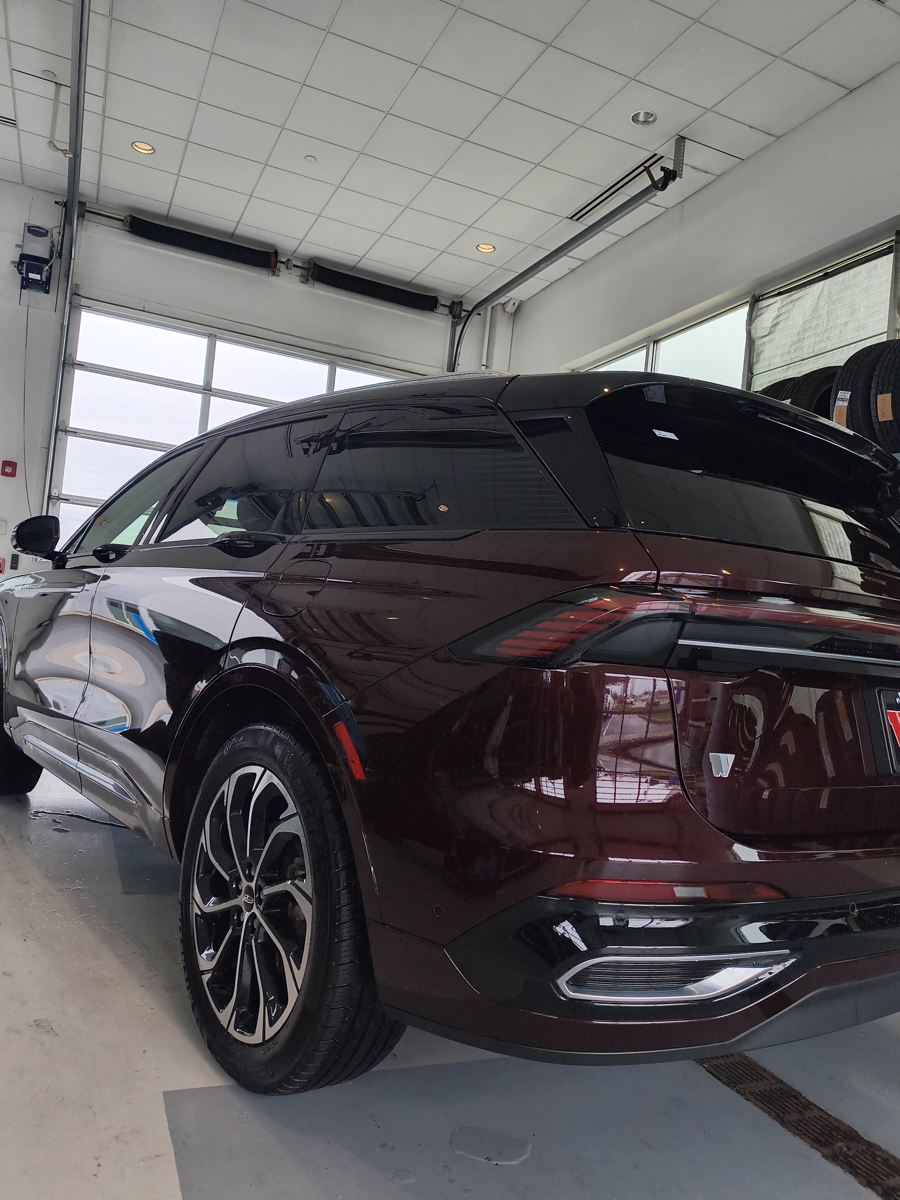 Used 2024 Lincoln Nautilus Reserve w/ Equipment Group 202A image 4