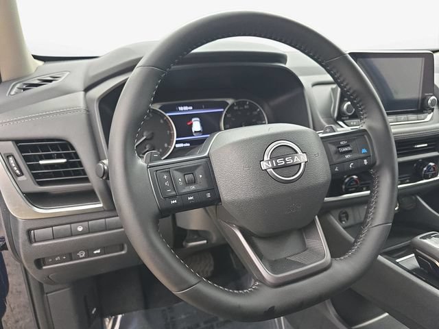 Used 2026 Nissan Rogue SV FWD image 16