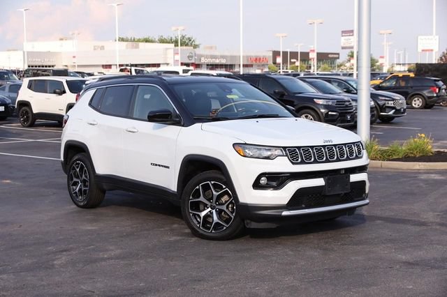 Used 2025 Jeep Compass Limited AWD/4WD image 2