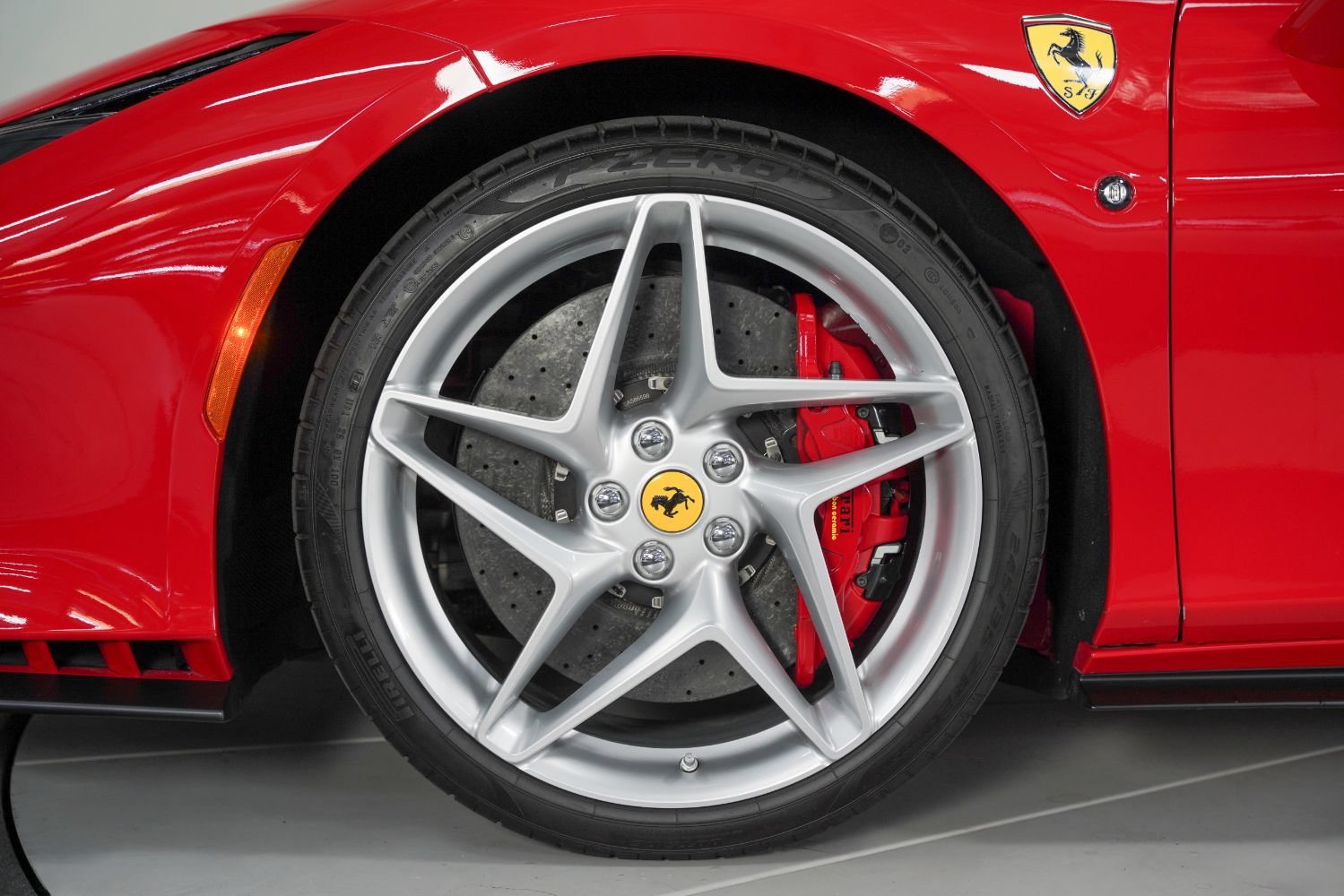 Used 2022 Ferrari F8 Tributo RWD image 16