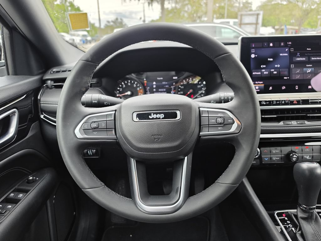 Used 2022 Jeep Compass Latitude FWD image 12