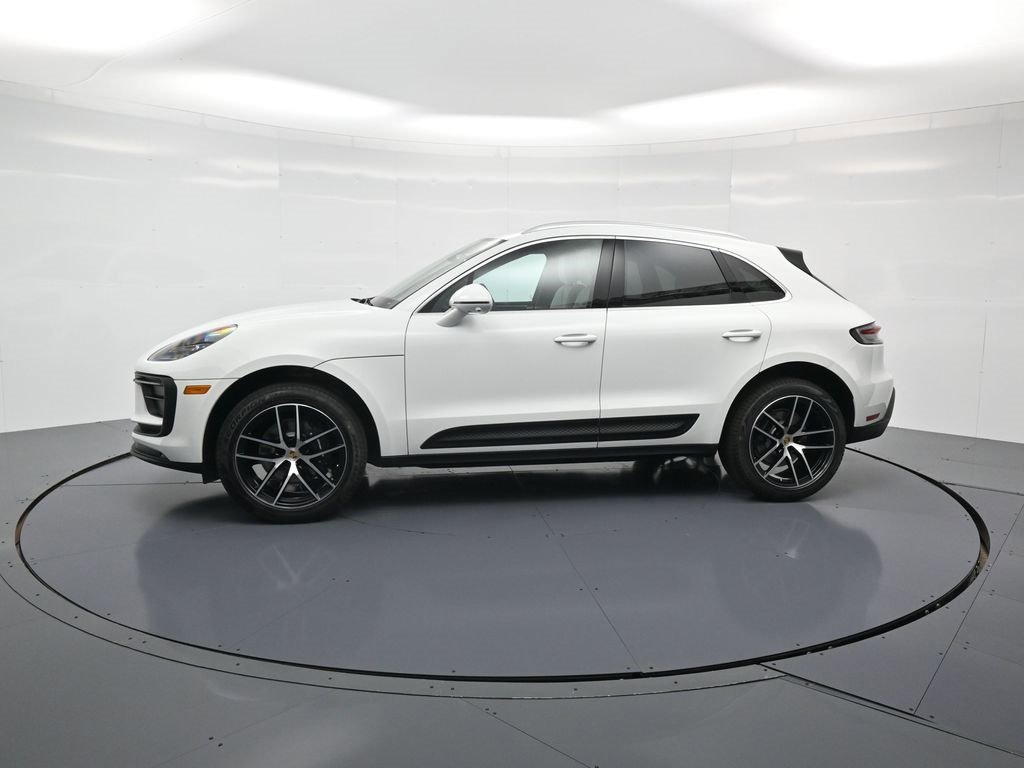 New 2026 Porsche Macan image 2