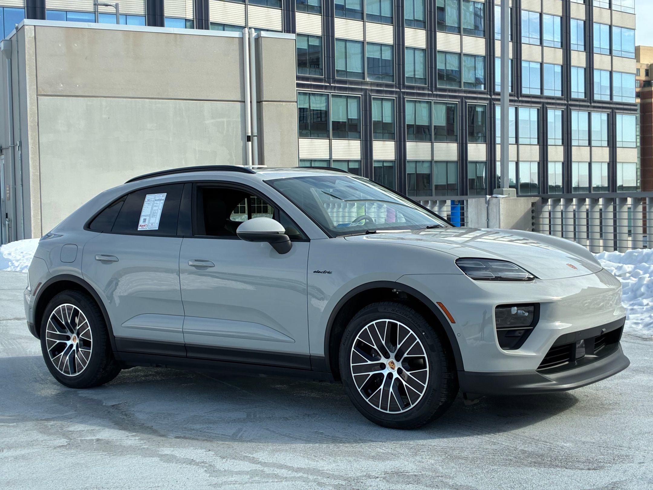 New 2026 Porsche Macan 4 Electric AWD/4WD image 7