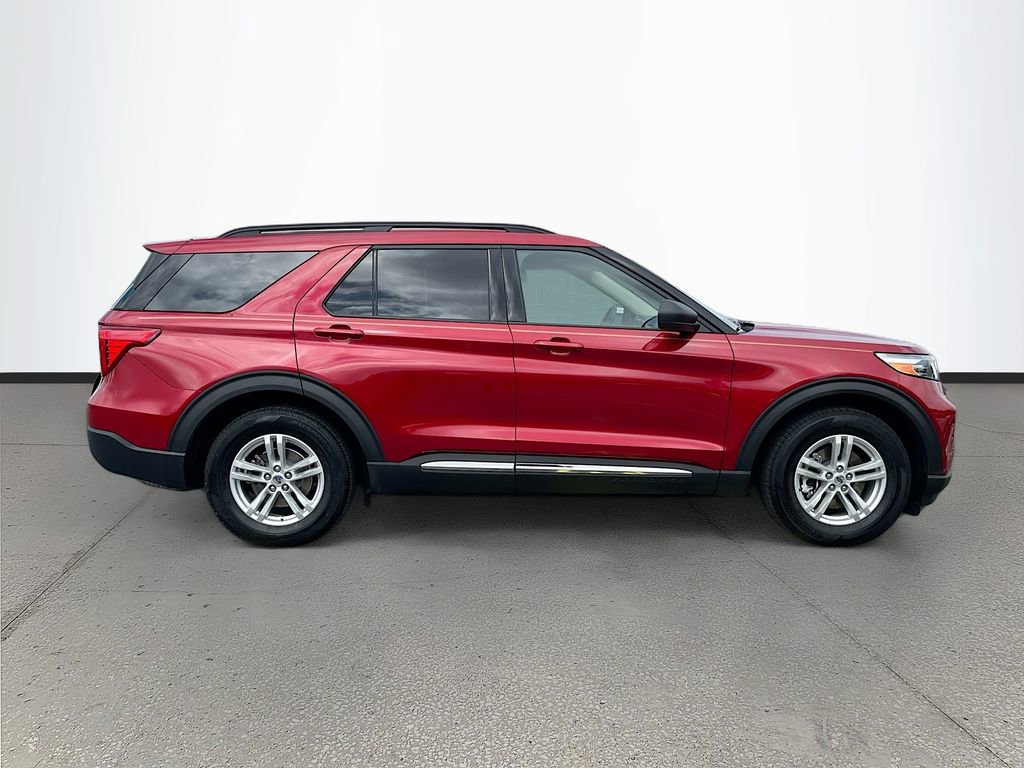 Used 2022 Ford Explorer XLT w/ Equipment Group 202A image 8