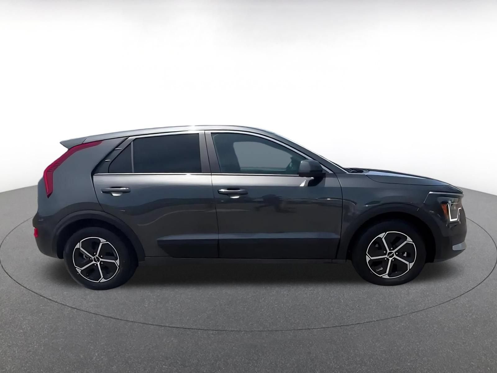 Used 2026 Kia Niro LX FWD image 16