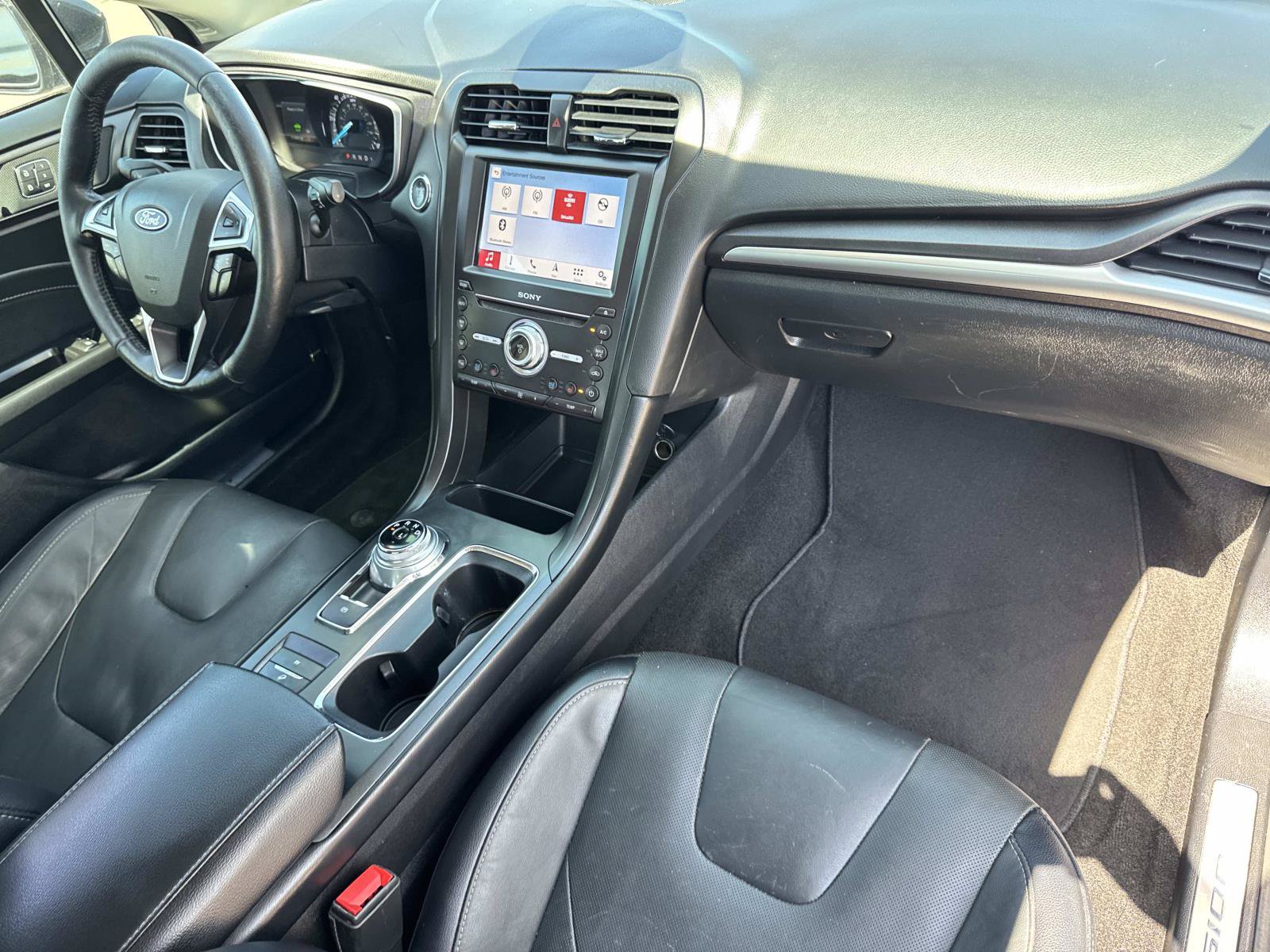 Used 2019 Ford Fusion Energi Titanium FWD image 36