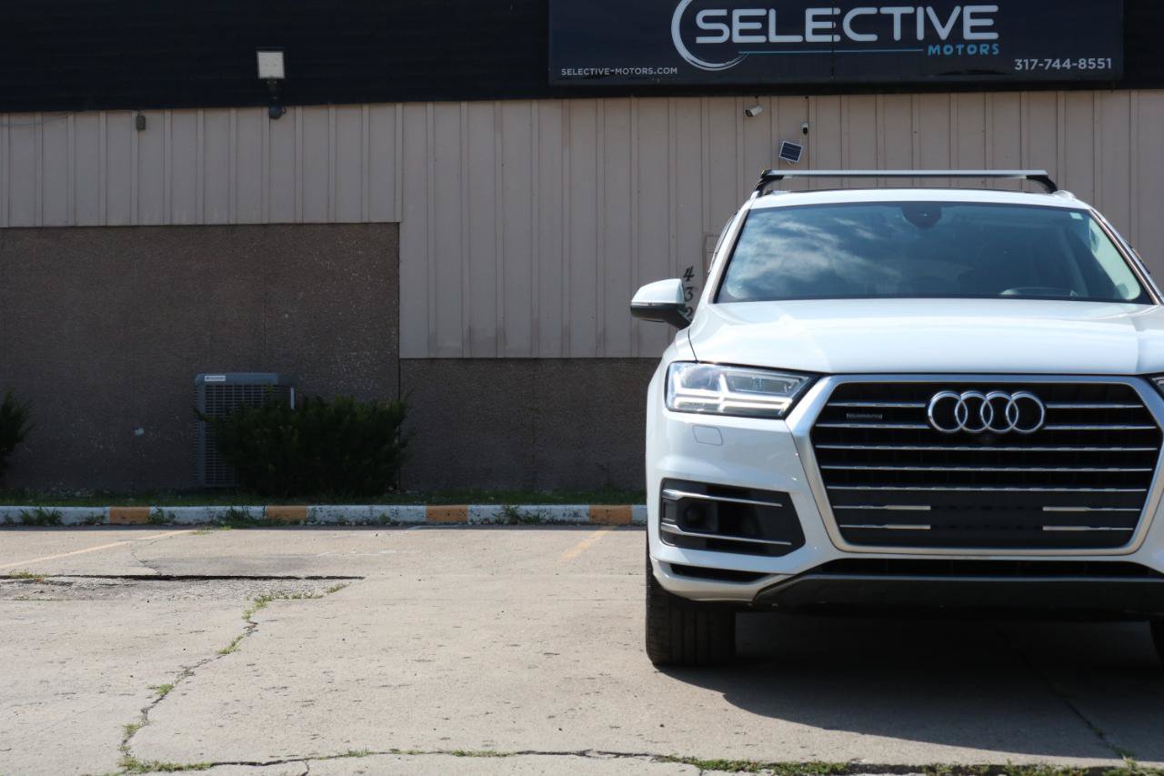 Used 2018 Audi Q7 3.0T Prestige AWD/4WD image 3