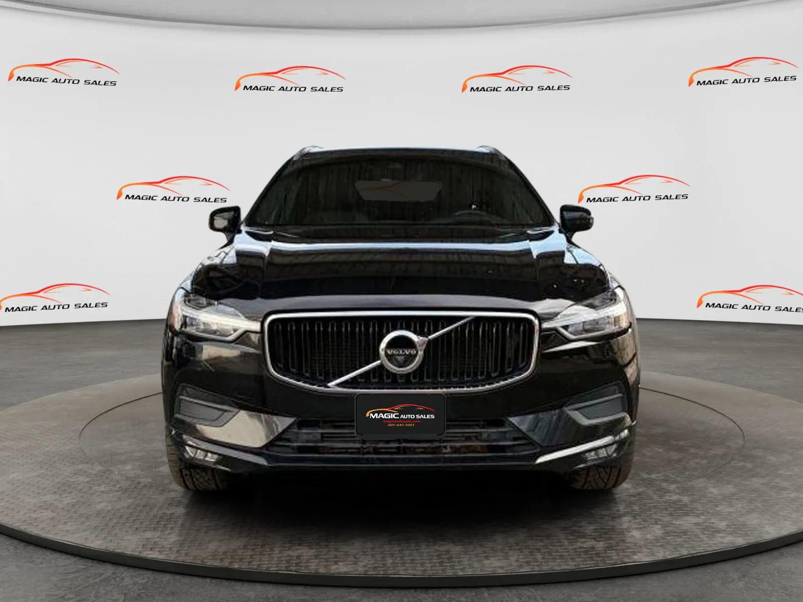 Used 2019 Volvo XC60 T5 Momentum w/ Multimedia Package AWD/4WD image 2