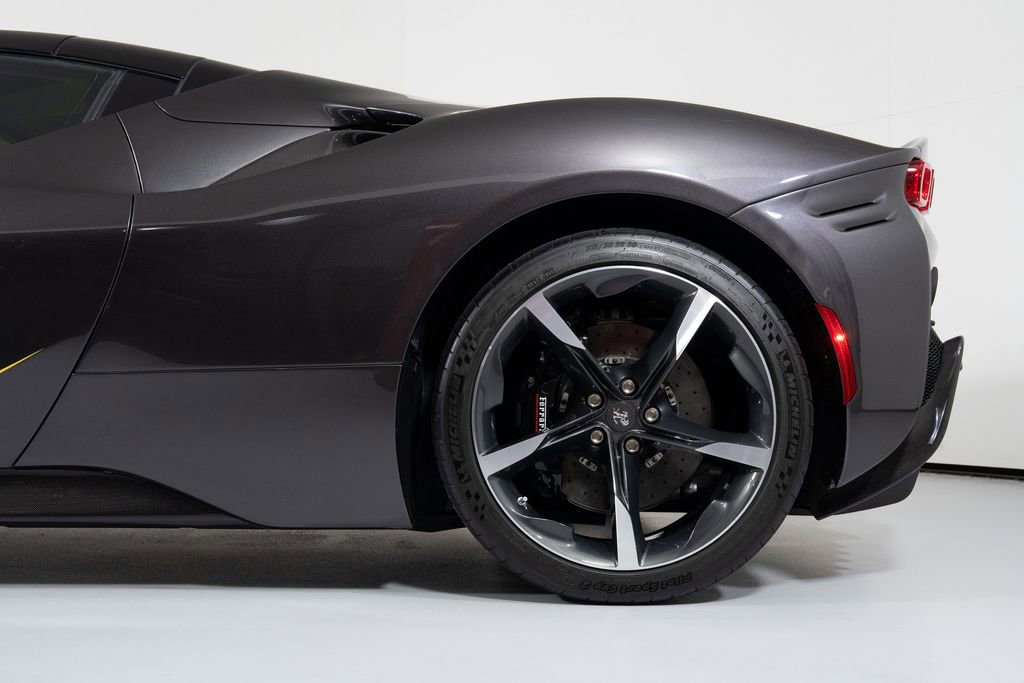 Used 2022 Ferrari SF90 Spider image 14