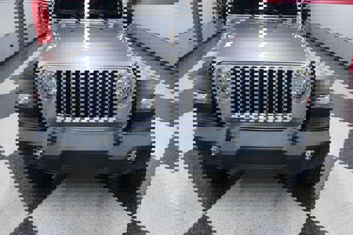 Used 2018 Jeep Wrangler Unlimited Sport image 4