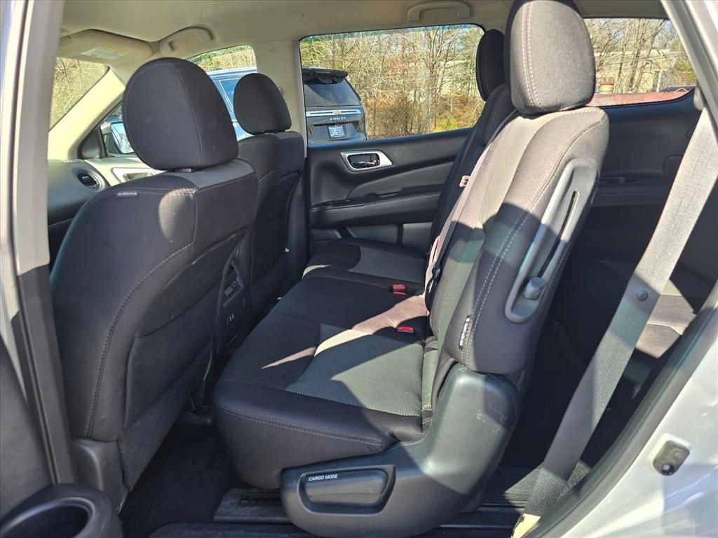 Used 2019 Nissan Pathfinder S image 12