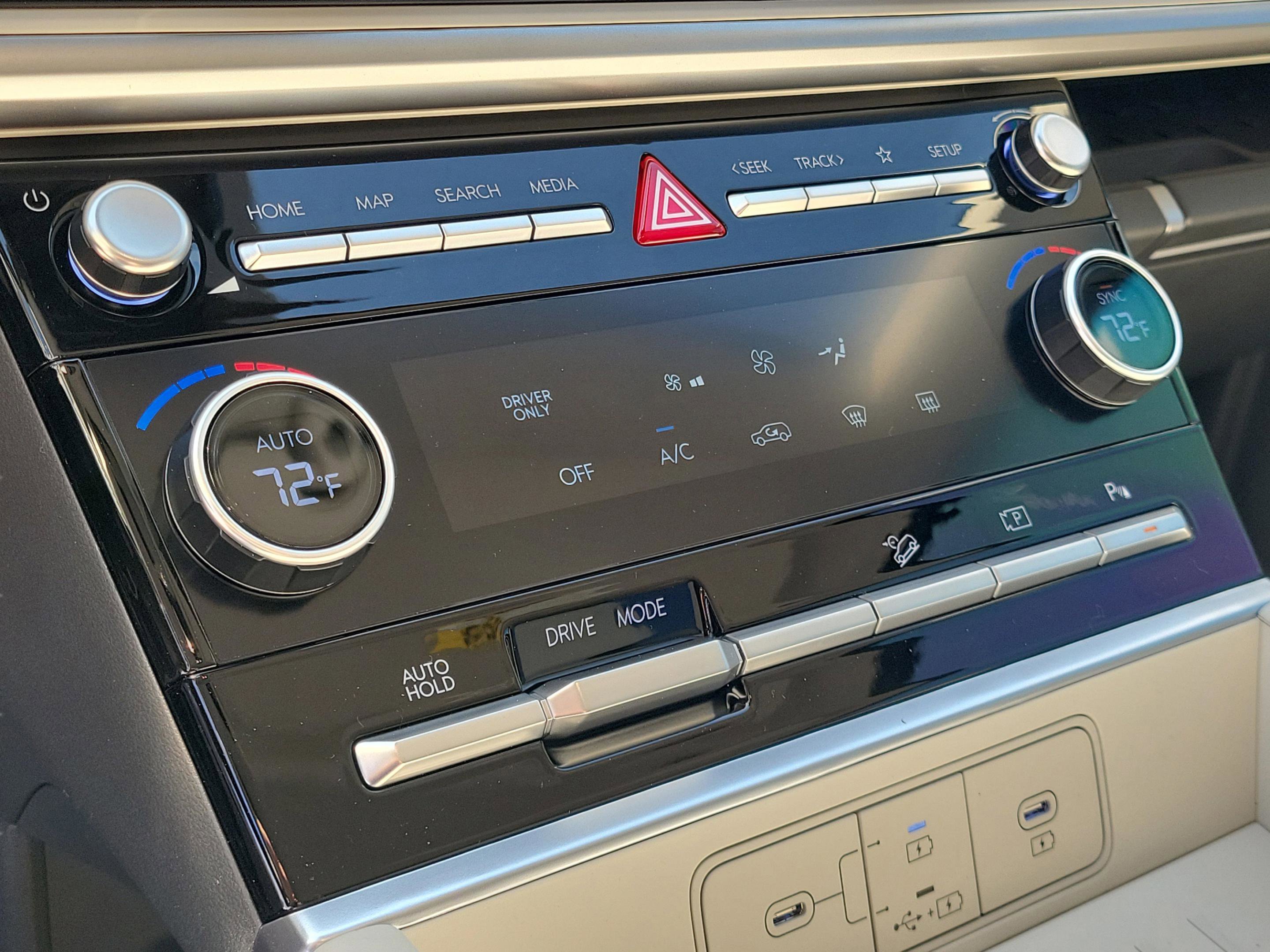 New 2026 Hyundai Santa Fe SE image 29