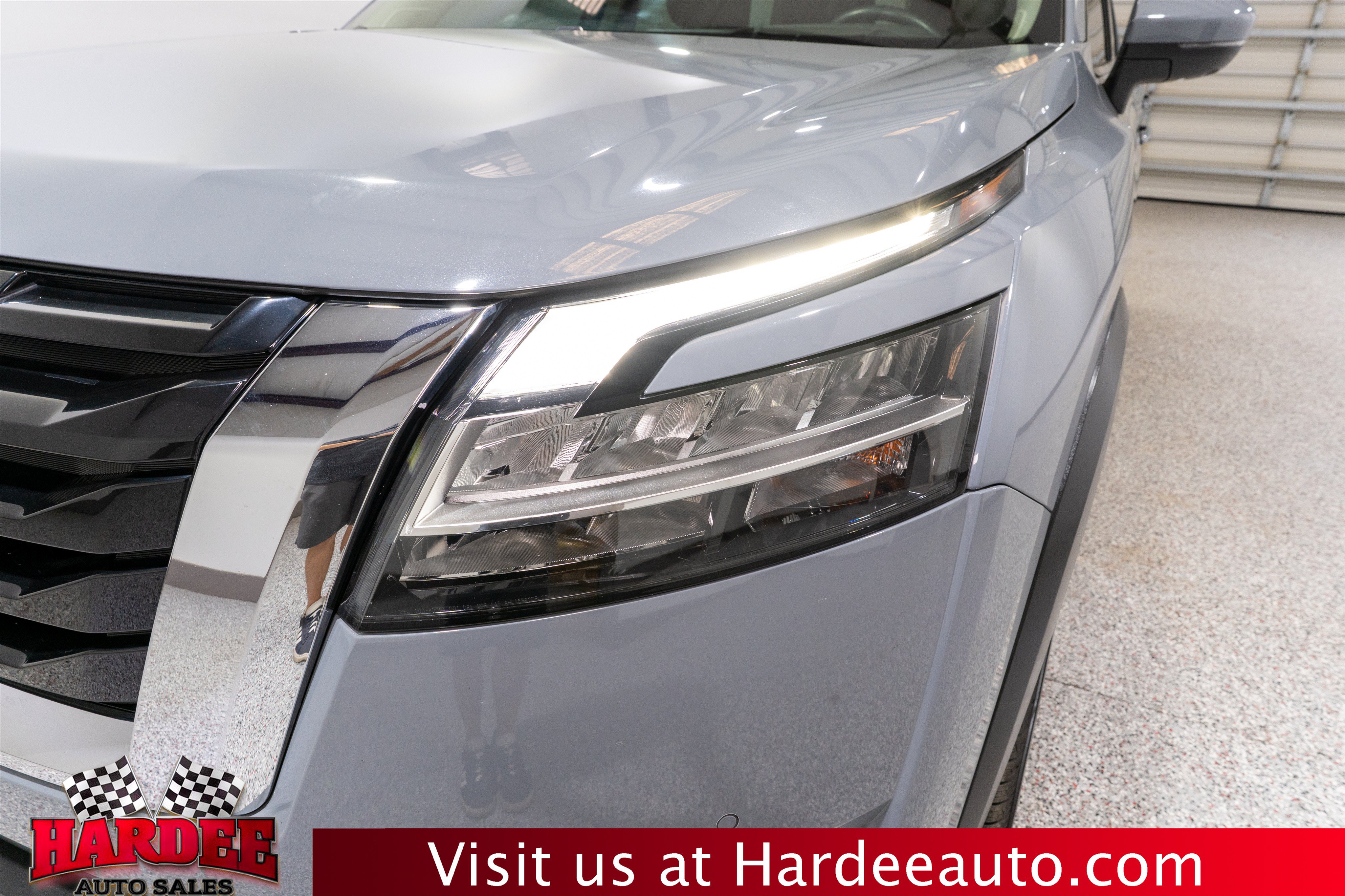 Used 2023 Nissan Pathfinder Platinum FWD image 8