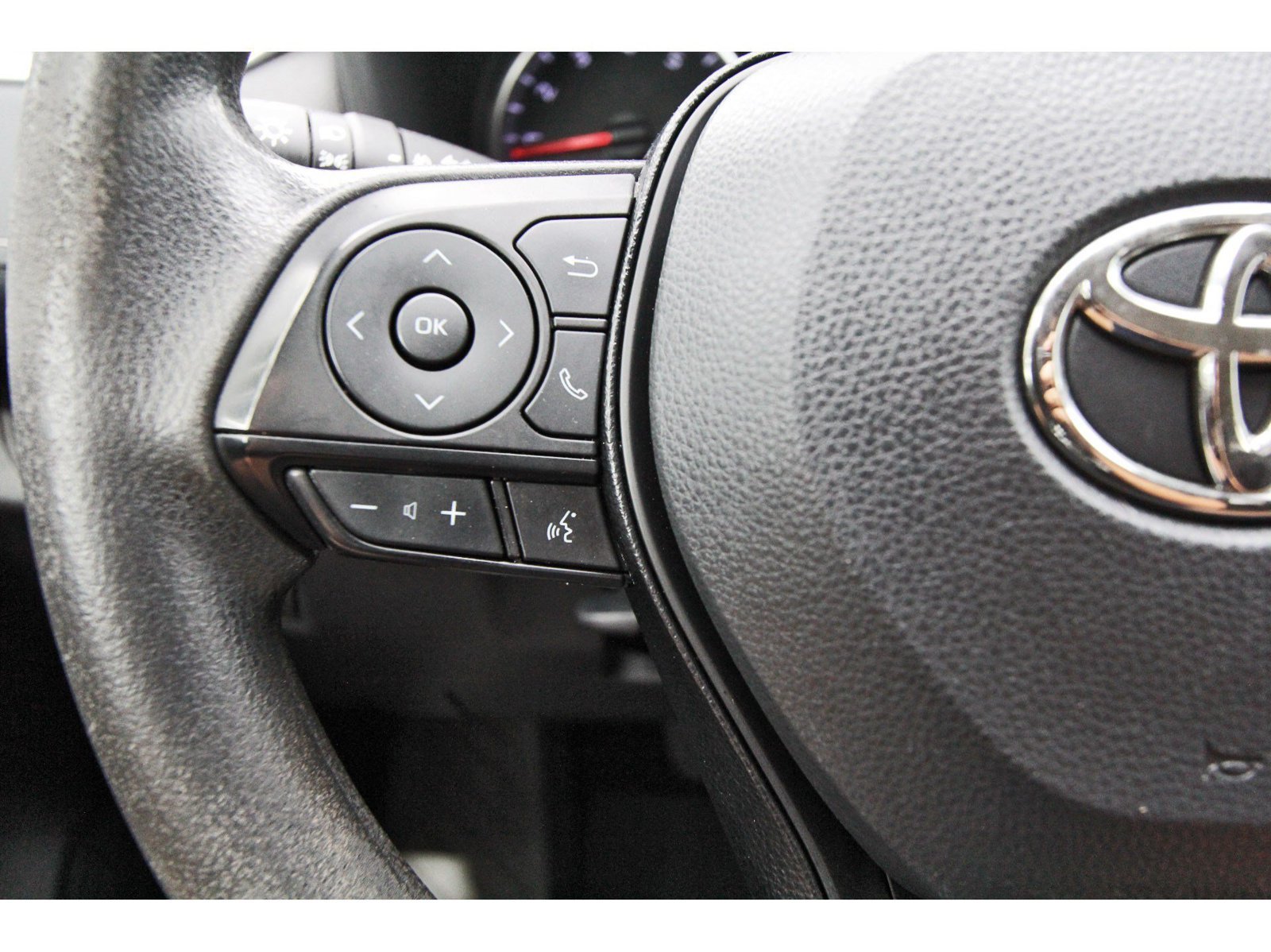 Used 2021 Toyota RAV4 XLE FWD image 15