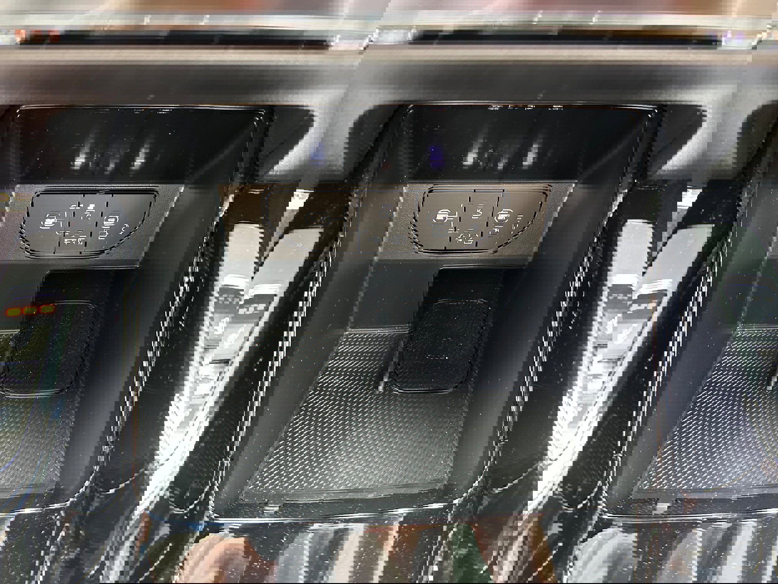 Used 2025 Kia Sorento SX Prestige w/ Olive Brown Leather Package image 53