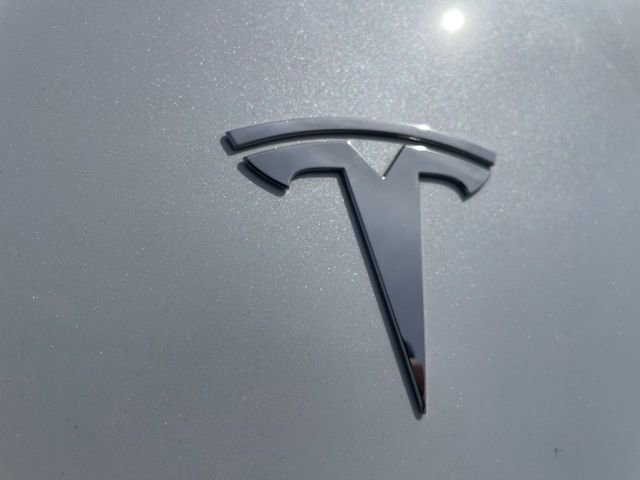 Used 2023 Tesla Model Y Long Range image 32