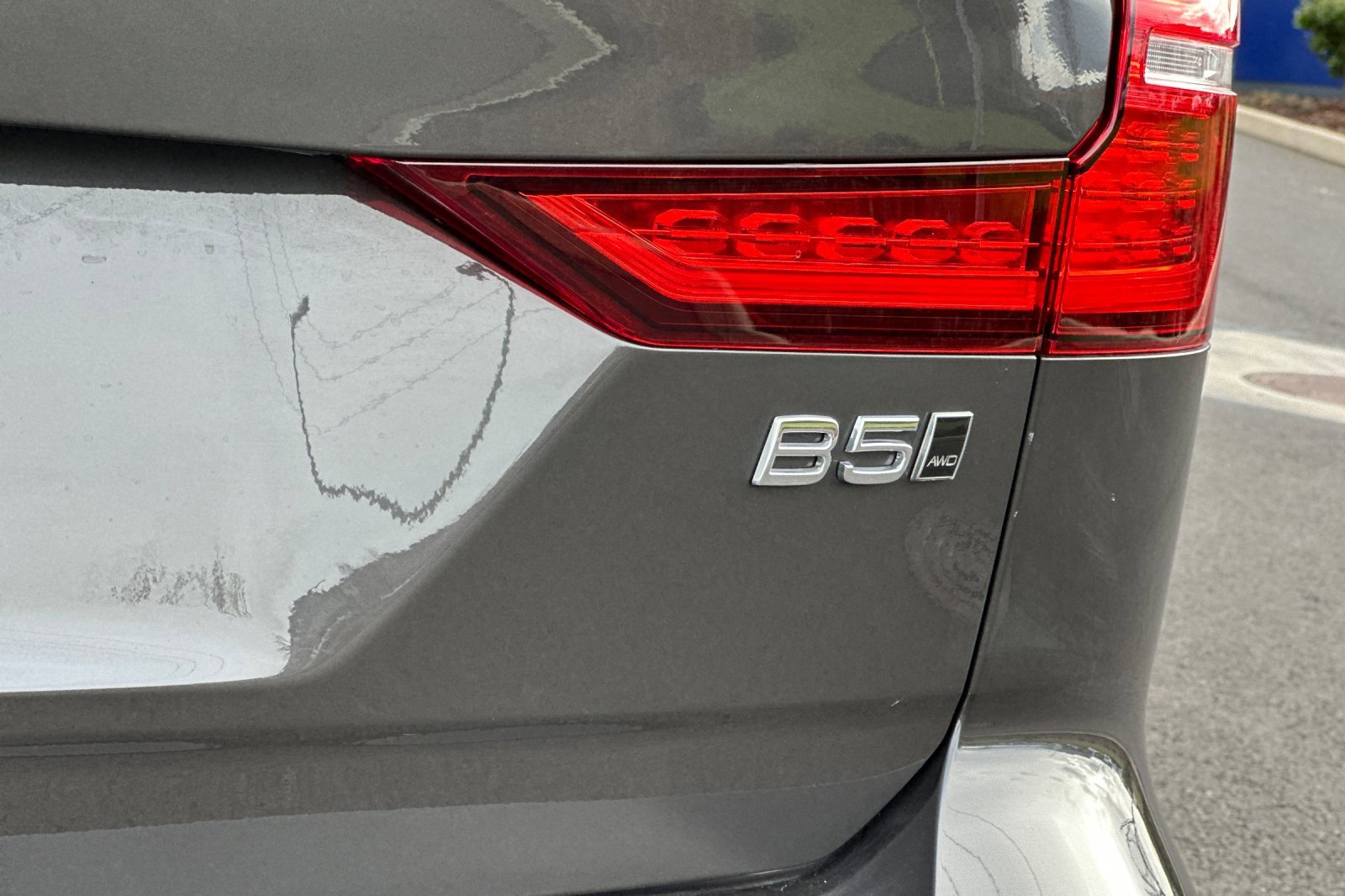 Used 2025 Volvo V60 B5 Cross Country Plus image 32