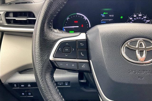 Used 2022 Toyota Sienna XLE w/ XLE Plus Package FWD image 21