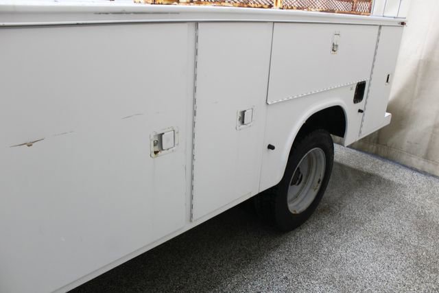 Used 2002 Ford F550 XL image 10