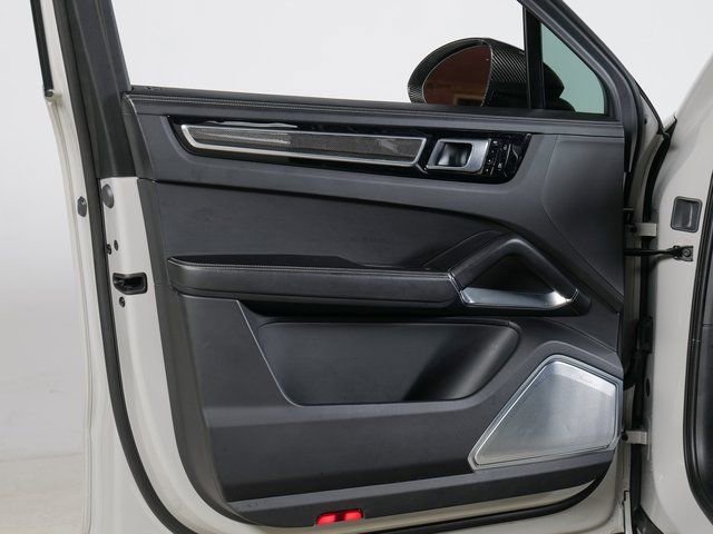 Used 2021 Porsche Cayenne Turbo S image 28