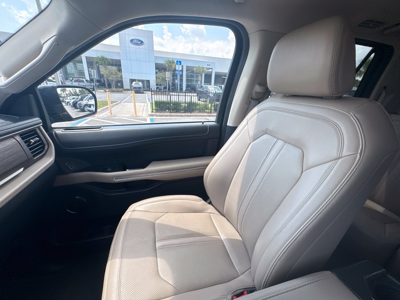Used 2024 Ford Expedition Max Limited RWD image 38