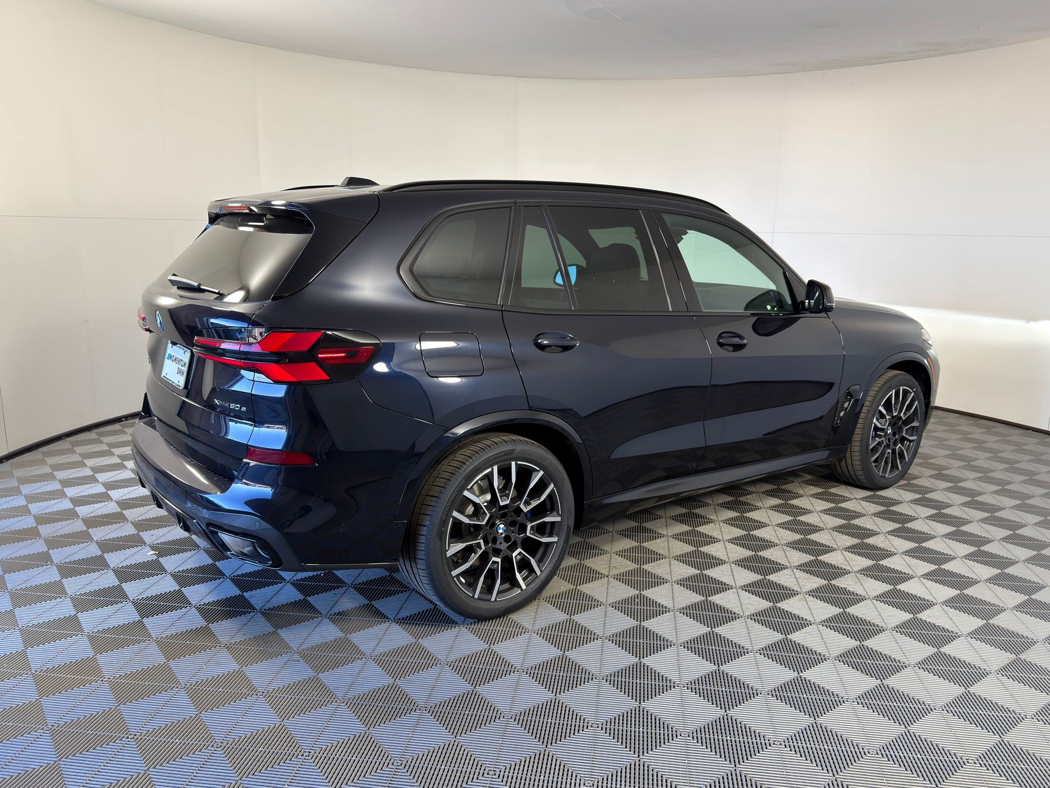 Used 2026 BMW X5 xDrive50e AWD/4WD image 7