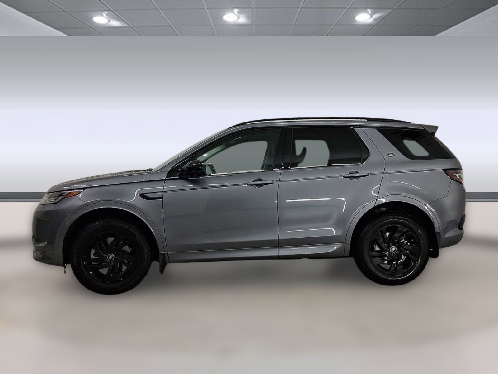Used 2025 Land Rover Discovery Sport S image 2