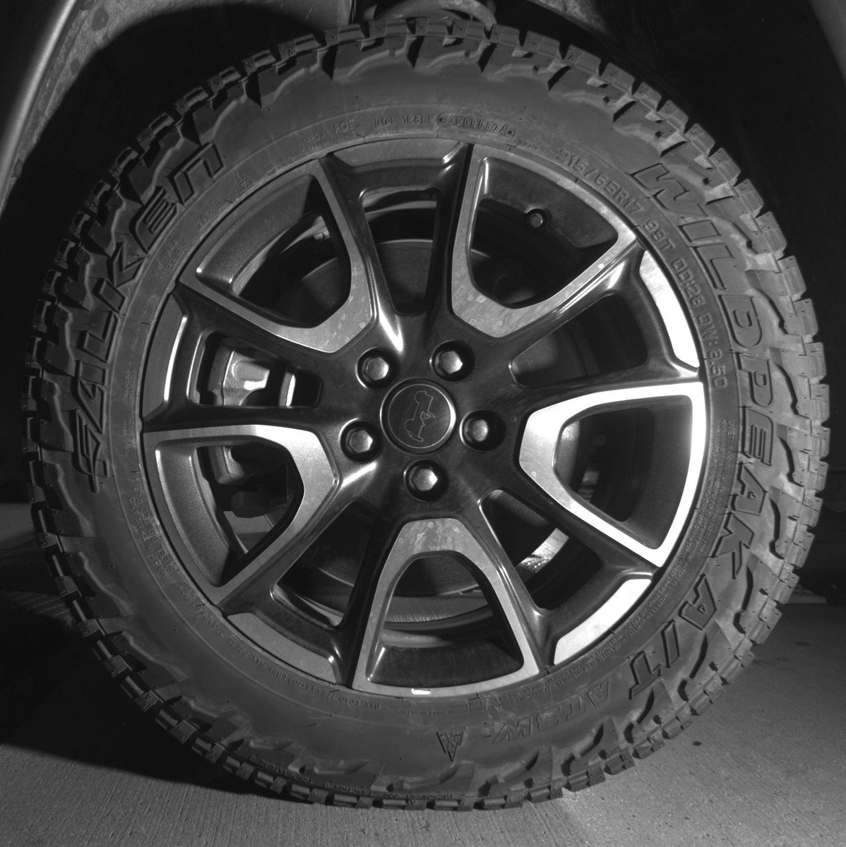 Used 2025 Jeep Compass Trailhawk image 12