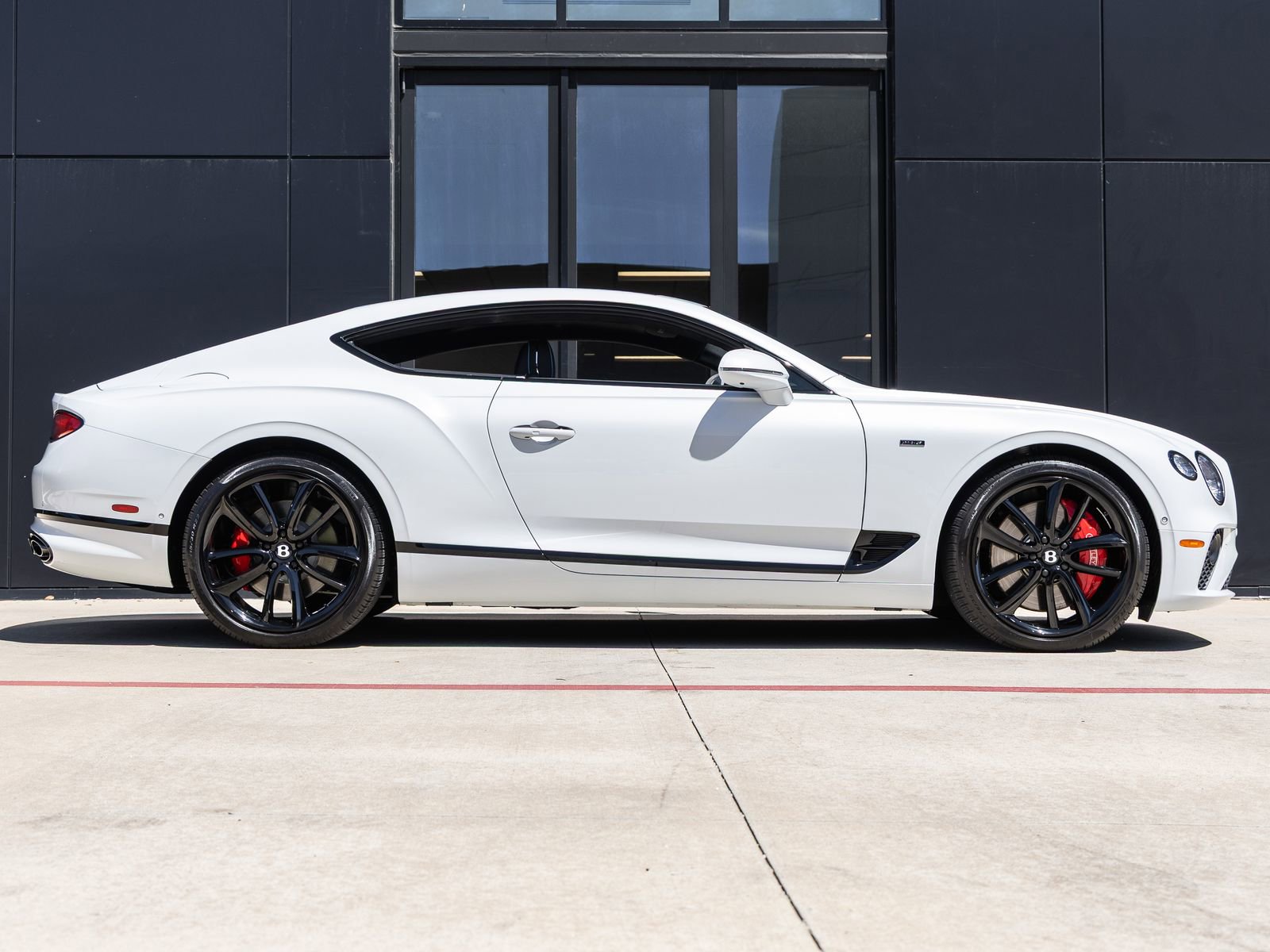 Used 2024 Bentley Continental GT image 10