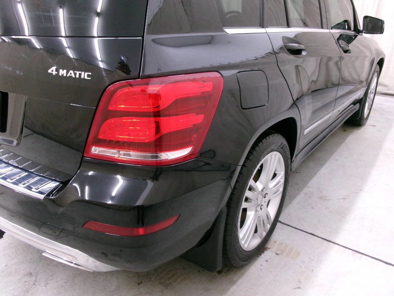 Used 2015 Mercedes-Benz GLK 350 4MATIC image 7