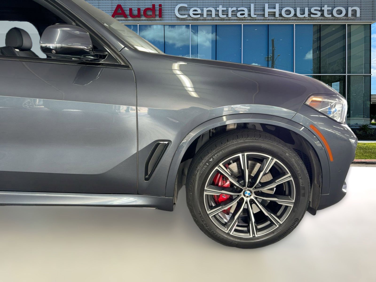 Used 2021 BMW X5 xDrive40i w/ M Sport Package image 12