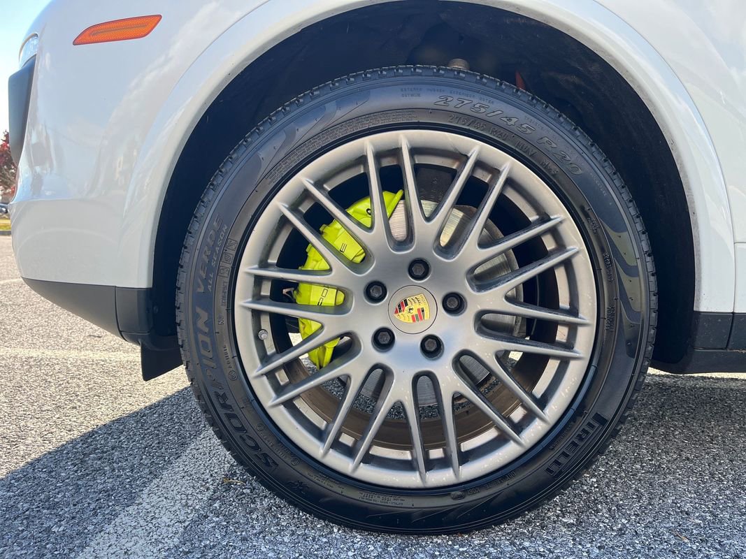 Used 2017 Porsche Cayenne S Platinum image 11