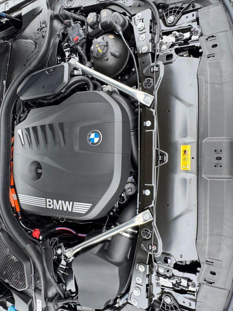 New 2026 BMW 550e xDrive w/ Premium Package image 30