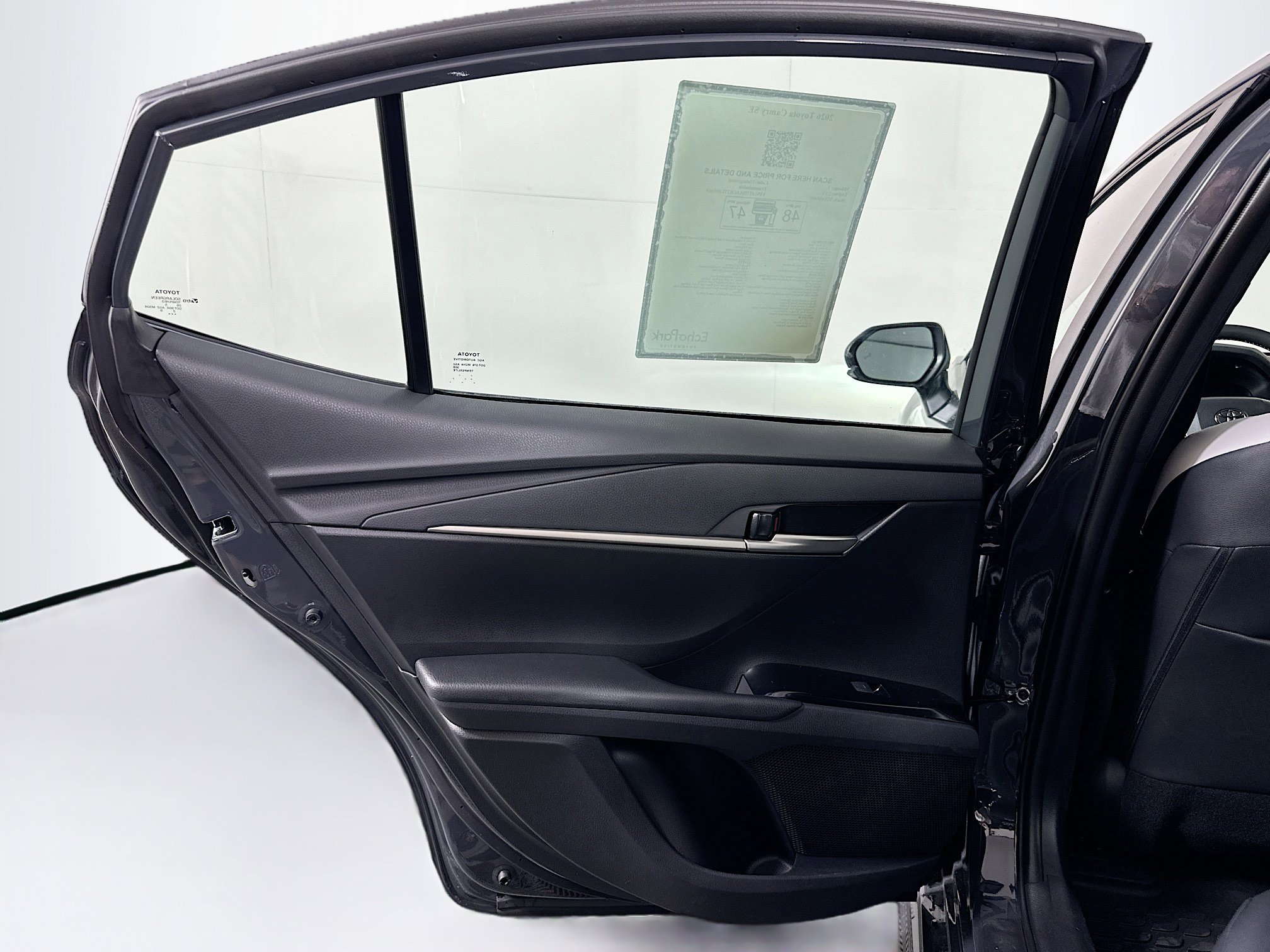 Used 2026 Toyota Camry SE FWD image 27