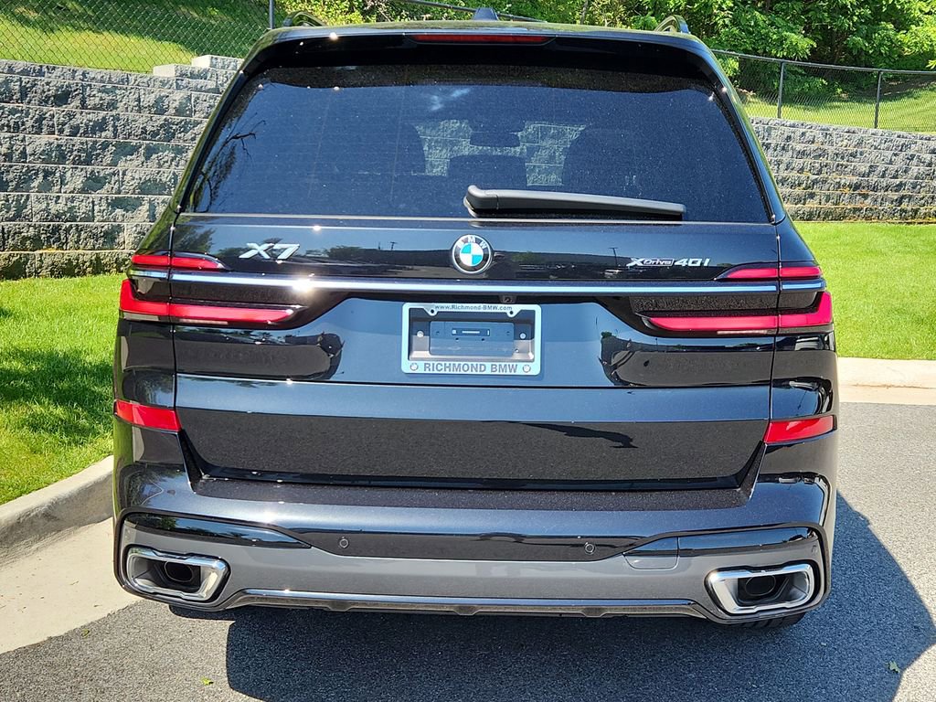Used 2025 BMW X7 xDrive40i w/ M Sport Package AWD/4WD image 7