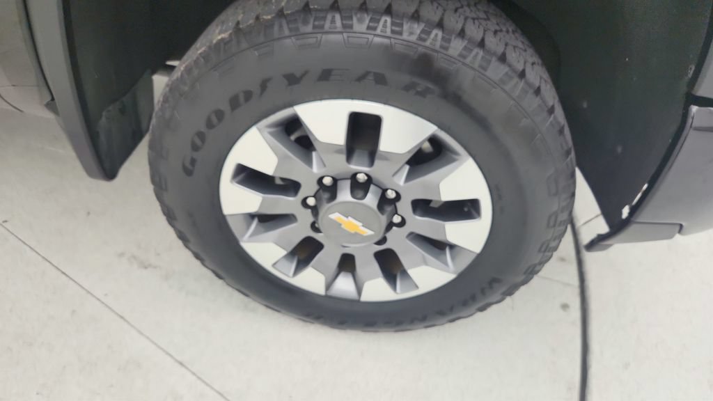 Certified 2024 Chevrolet Silverado 2500 Custom w/ Custom Value Package AWD/4WD image 9