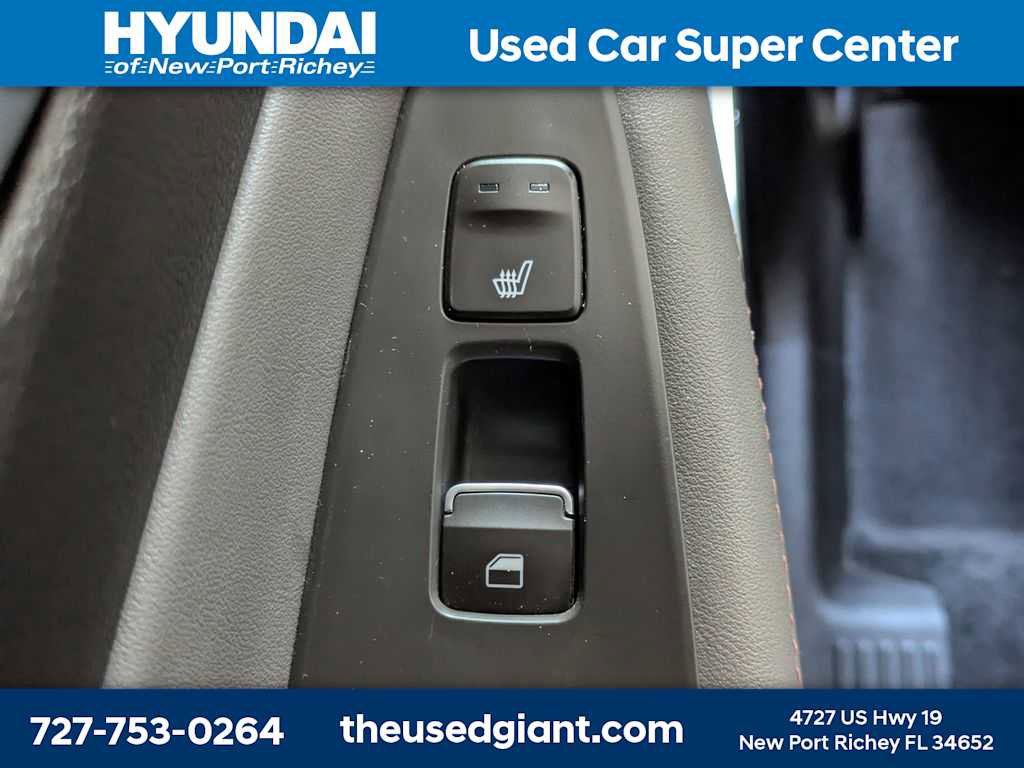 Used 2020 Hyundai Santa Fe Limited image 17