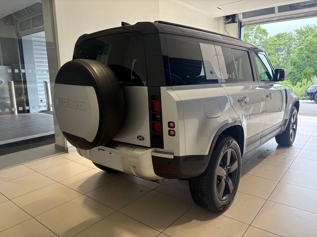 Used 2022 Land Rover Defender 110 SE AWD/4WD image 6